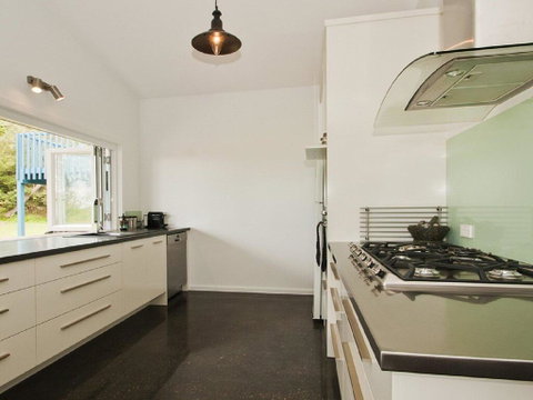 Farrant House - Modern And Contemporary - Accommodation QLD 1