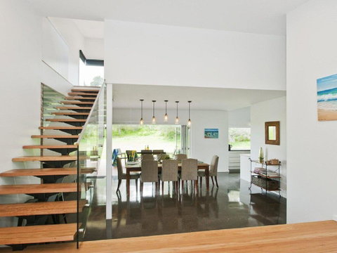 Farrant House - Modern And Contemporary - Accommodation QLD 3