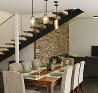 Farrant House - modern and contemporary - Accommodation QLD