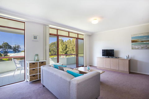 Fathoms 8 - Mollymook - Accommodation QLD 1