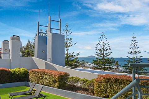 FAVOURITE GET-AWAY ON THE BEACHFRONT - Accommodation QLD 3