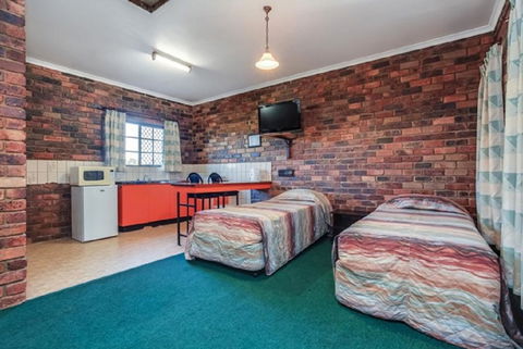 Fernvale Hotel Motel - Accommodation QLD 3