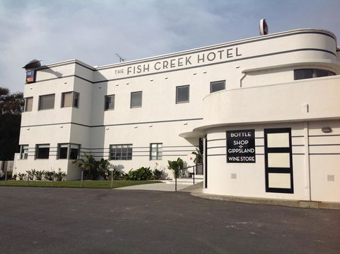 Fish Creek Hotel - Accommodation QLD 1