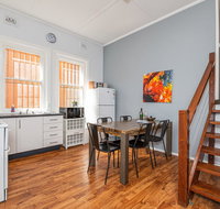 Five Ways CBD Apartment - Spacious Wifi Free Parking - Accommodation QLD