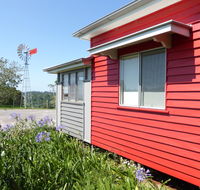 Flame Hill Vineyard - Accommodation QLD