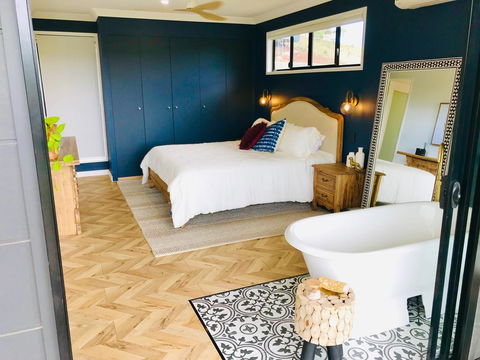 Fletchers Ridge Brand New Luxury Guest House - Accommodation QLD 1