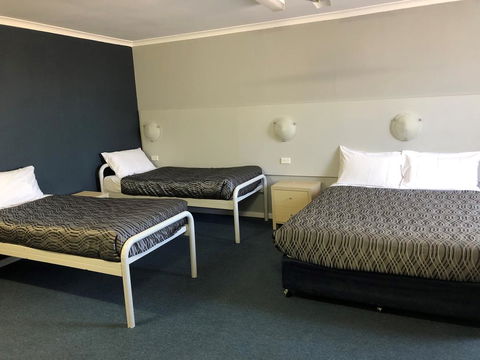 Flinders Motel - Accommodation QLD 2