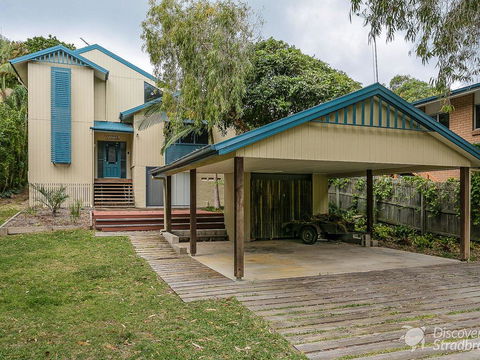 Flipper Beach House - Accommodation QLD 0