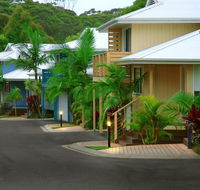 Flynns on Surf Beach Villas - Accommodation QLD