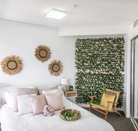 Forest themed APT in the Heart of Brisbane CBD - Accommodation QLD