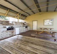 Fossickers Tourist Park - Accommodation QLD