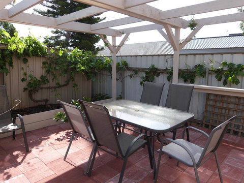 Fullarton Motor Lodge - Accommodation QLD 1