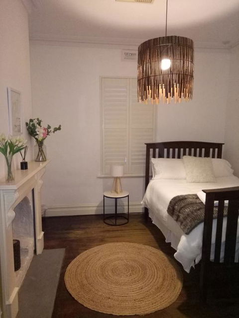 FUNKY COTTAGE - Accommodation QLD 2