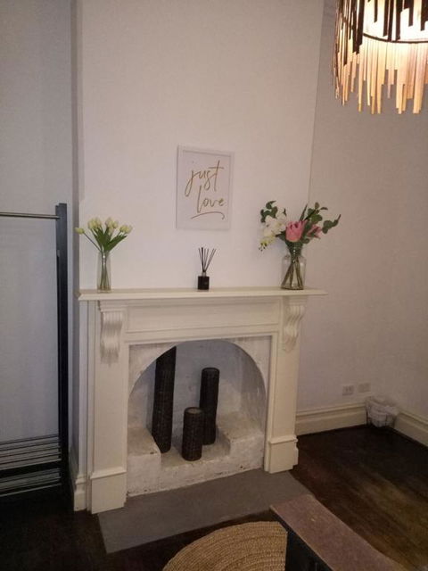 FUNKY COTTAGE - Accommodation QLD 1