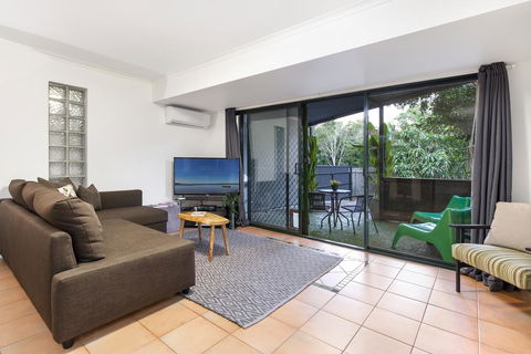 Funky, Central Studio - Accommodation QLD 2