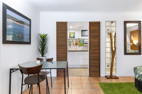 Funky, Central Studio - Accommodation QLD 1