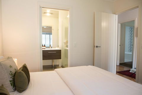 Furmston House & Studio - Accommodation QLD 0