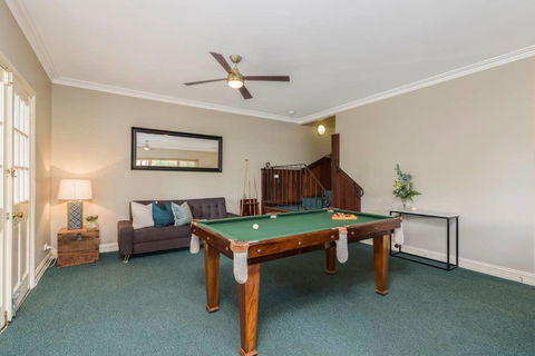 Gather At 65 Main In Hepburn Springs - Accommodation QLD 3
