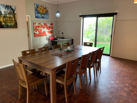 Gazebo Motor Inn - Accommodation QLD 1