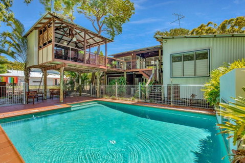 Gecko's Rest - Rainbow Shores, Executive Beach House, Pet Friendly, Pool, Wi-fi - Accommodation QLD 0