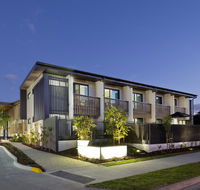 Glen Hotel and Suites - Accommodation QLD