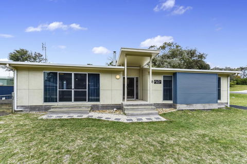 Glen River House - Accommodation QLD 0