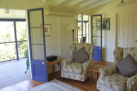 Glocca Morra Cottage - Accommodation QLD 1