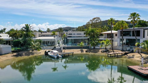 Go With The Flow, Noosa Sound - Accommodation QLD 0