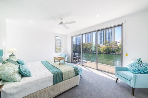 Gold Coast Private Homes - Waterfront Villas, Paradise Island - Accommodation QLD 2