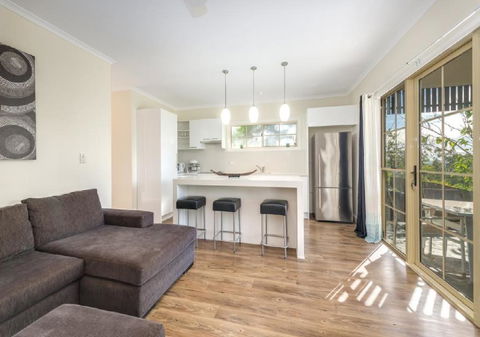 Gold Coast Stunning Home And Unit Close To Theme Parks - Accommodation QLD 3