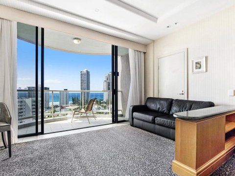 Gold Tower 2 Bed In Oaks Surfers Paradise - Accommodation QLD 3