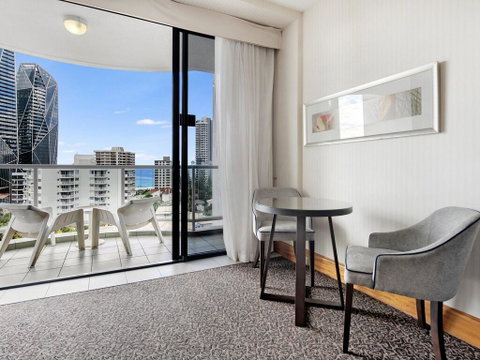 Gold Tower 8th Level Private Two Bedroom Dual Key - Accommodation QLD 1
