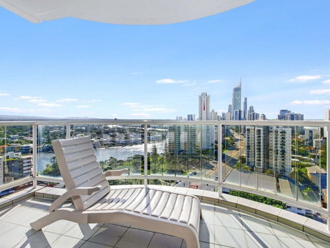 Gold Tower Private 2 Bedroom Dual Key - Accommodation QLD 2