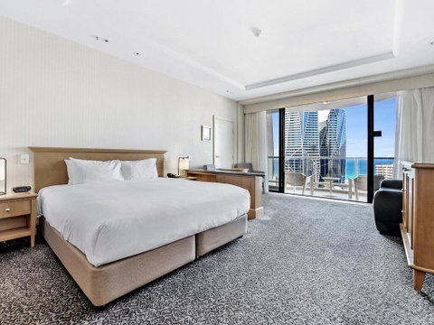 Gold Tower Private Hotel Suite With Ocean Views - Accommodation QLD 0
