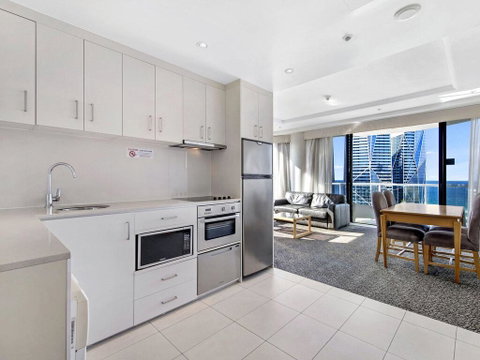 Gold Tower Private One Bedroom Apartment - Accommodation QLD 2