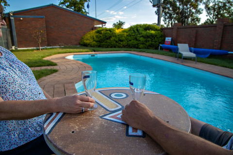 Golden Country Motel And Caravan Park - Accommodation QLD 0