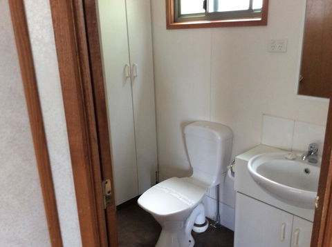 Golden Country Motel And Caravan Park - Accommodation QLD 2