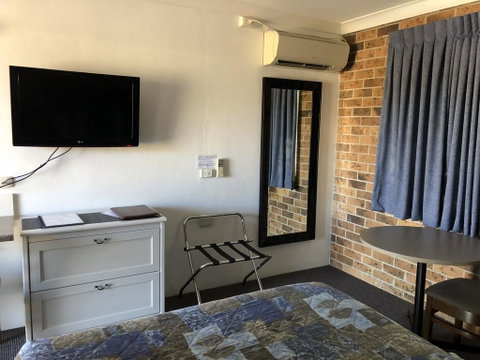 Golden Grain Motor Inn - Accommodation QLD 1