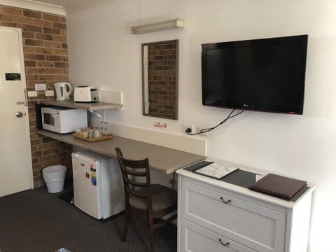 Golden Grain Motor Inn - Accommodation QLD 3