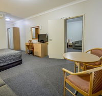 Golden Guitar Motor Inn - Accommodation QLD