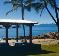 Golden Sands Beach House - Accommodation QLD
