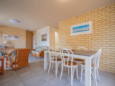 Golden Shores U7, 21 Landsborough Parade - Accommodation QLD 3