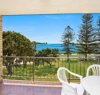 Golden Shores U8 21 Landsborough Parade - Accommodation QLD