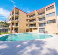 Golden Shores Unit 3 21 Landsborough Parade - Accommodation QLD