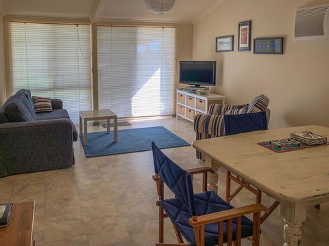 Gone Fishing - Accommodation QLD 1