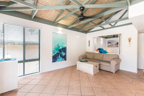 Gone Surfing - Accommodation QLD 1
