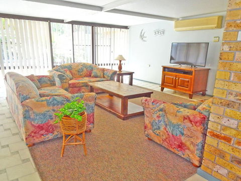 Government Rd 108 - Shoal Bay - Accommodation QLD 2