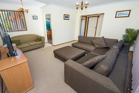 Government Rd 63 - Shoal Bay - Accommodation QLD 1