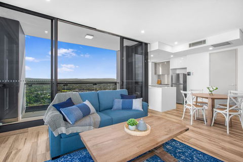 Grand Beach Views In 2-Bed Apartment With Balcony - Accommodation QLD 3