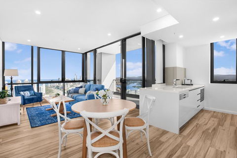Grand Beach Views In 2-Bed Apartment With Balcony - Accommodation QLD 0